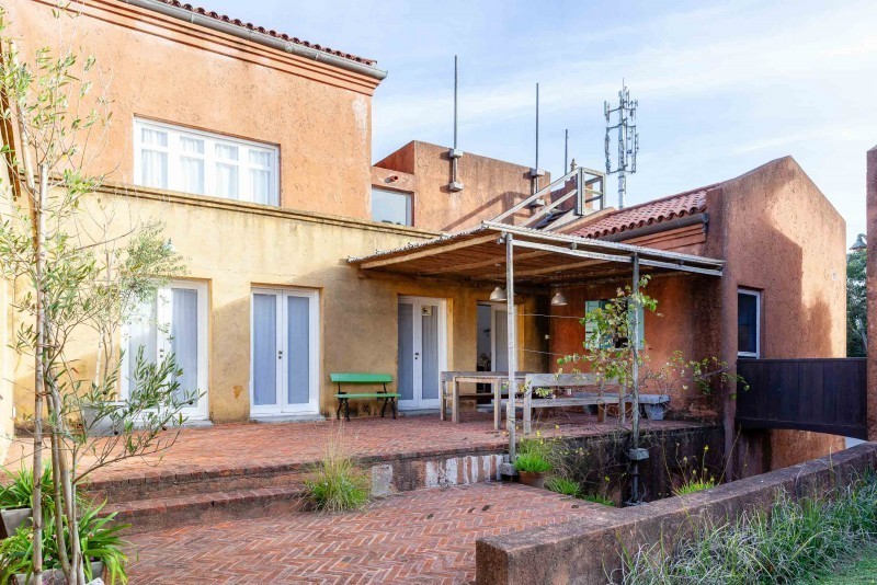 Casa de cinco dormitorios en alquiler en Montoya